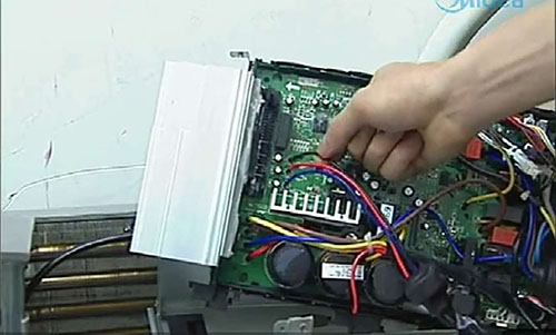 无为美的空调电话是多少