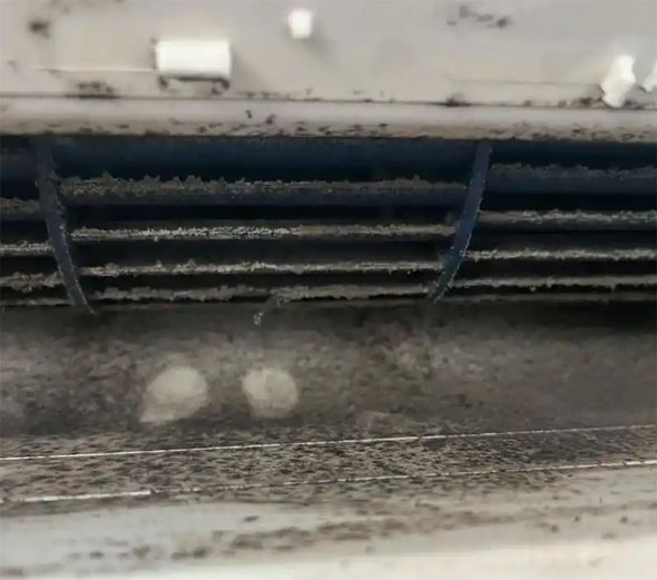 无为空调吹的风有股烧焦味是怎么回事